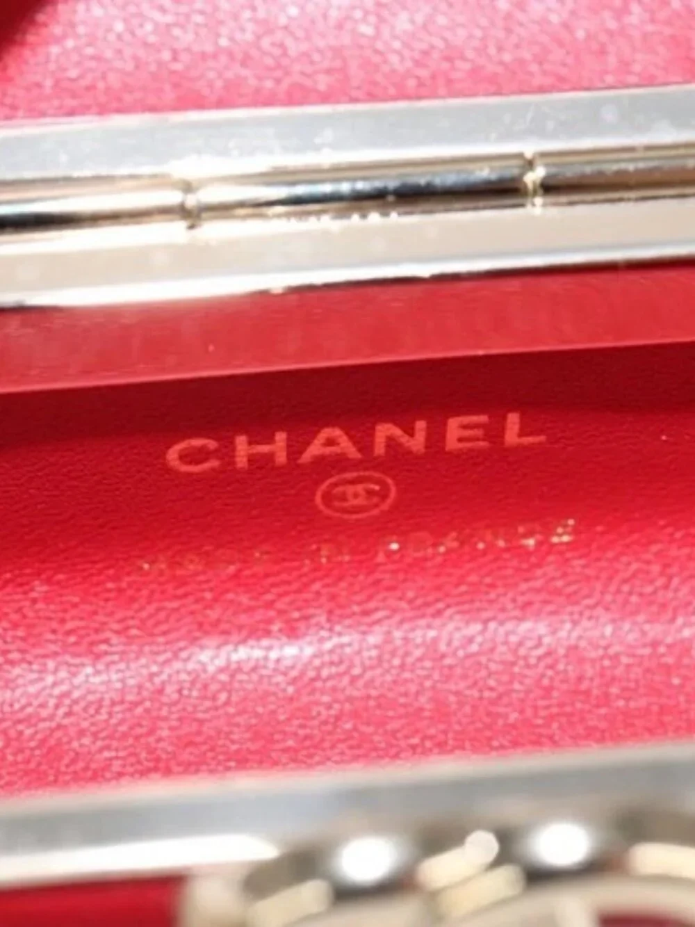 CHANEL Small Box Matelasse Chain Pouch Lamb Skin Red CC Auth 108916AV